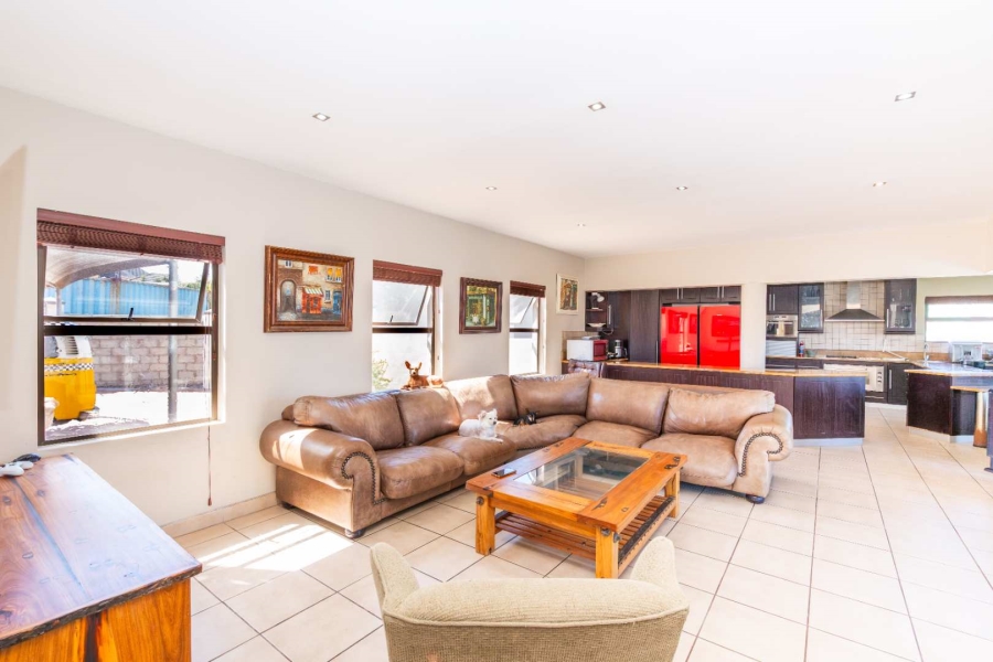 4 Bedroom Property for Sale in Myburgh Park Fase 2 Western Cape